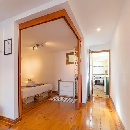 Cozy Bica Flat With Balcony