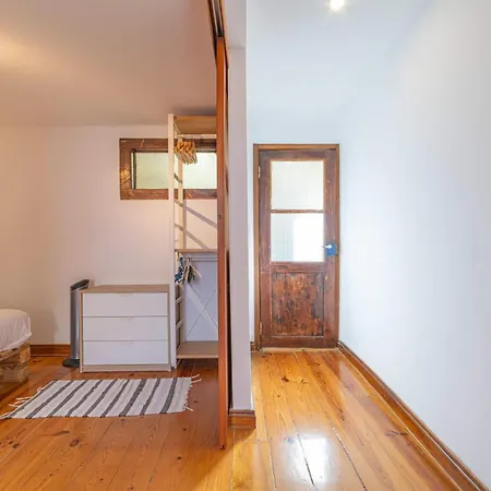 Cozy Bica Flat With Balcony Lisboa