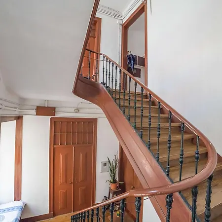 公寓 Cozy Bica Flat With Balcony