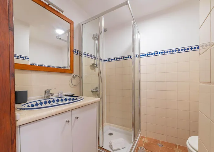 Cozy Bica Flat With Balcony Διαμέρισμα *