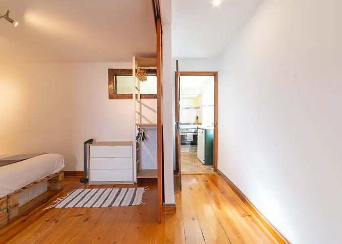 Cozy Bica Flat With Balcony Lizbona