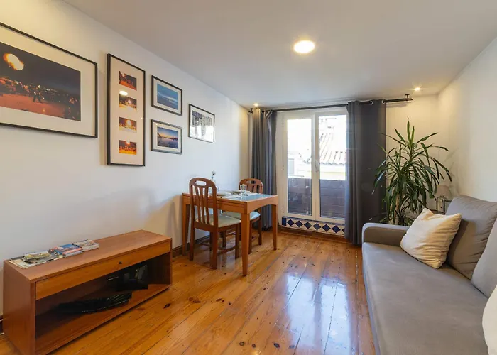 Apartament Cozy Bica Flat With Balcony