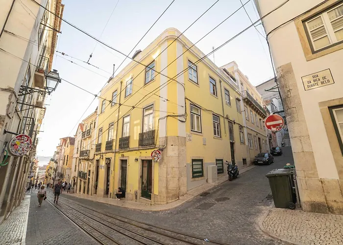 Cozy Bica Flat With Balcony Apartament