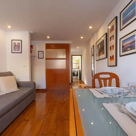 Cozy Bica Flat With Balcony Appartement