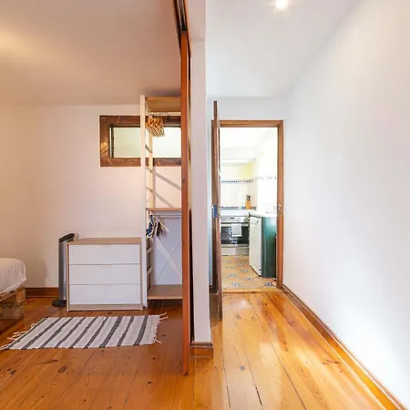 Cozy Bica Flat With Balcony Lissabon