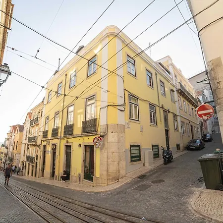 Cozy Bica Flat With Balcony Appartement